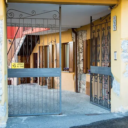 Casa Corte Rocca * 阿罗纳