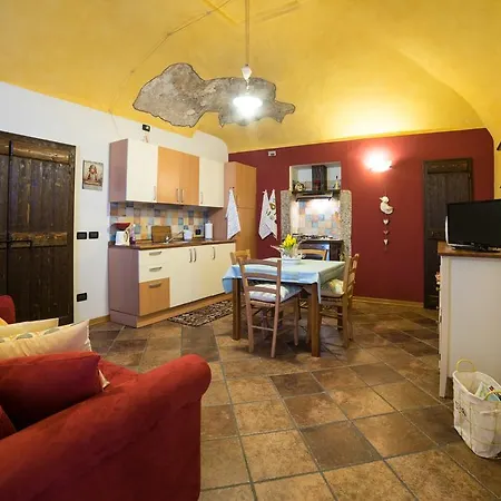 Casa Corte Alla Rocca Apartment