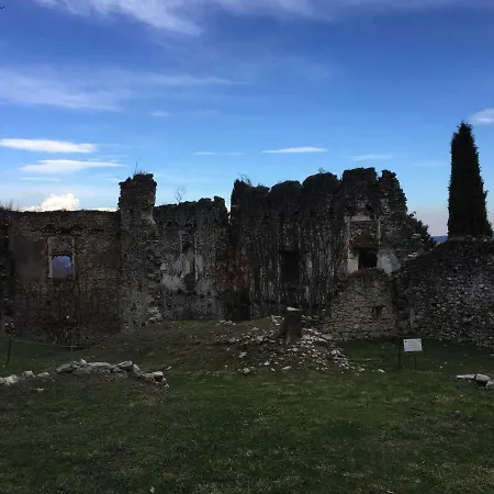 Casa Corte Rocca 阿罗纳